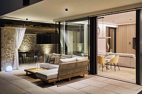 SalvatoreHomes – New Luxurious Apartment in the Centre of Bardolino wi