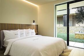 SalvatoreHomes – New Luxurious Apartment in the Centre of Bardolino wi