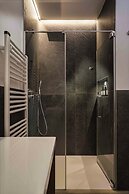 SalvatoreHomes – New Luxurious Apartment in the Centre of Bardolino wi