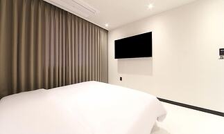 E.BON HOTEL