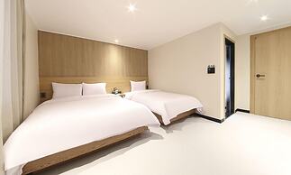 E.BON HOTEL
