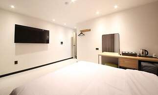 E.BON HOTEL