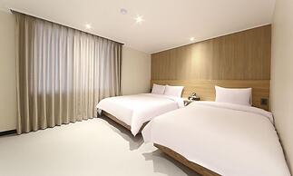 E.BON HOTEL