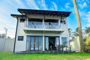 Surfside Serenity Ahangama