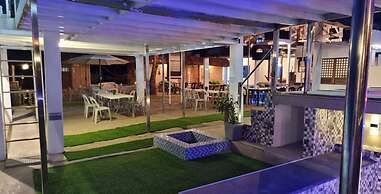 EDVIL BEACH RESORT AND JACUZZI POOL SPA
