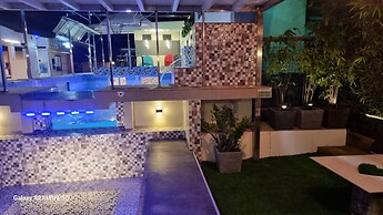 EDVIL BEACH RESORT AND JACUZZI POOL SPA