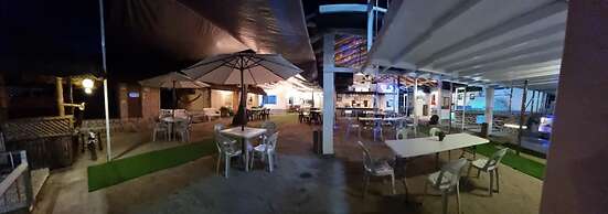 EDVIL BEACH RESORT AND JACUZZI POOL SPA