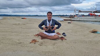 EDVIL BEACH RESORT AND JACUZZI POOL SPA