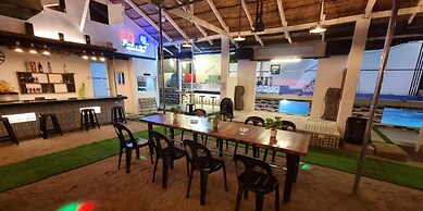 EDVIL BEACH RESORT AND JACUZZI POOL SPA