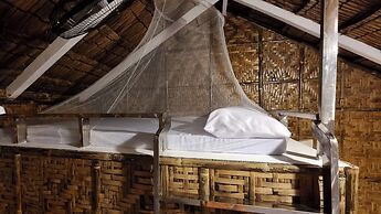 EDVIL BEACH RESORT AND JACUZZI POOL SPA