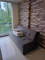 Modern Miravalle Apartment
