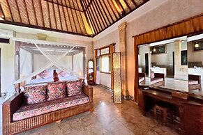 Villa Pastiny Santy Sidemen