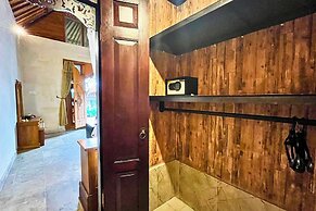 Villa Pastiny Santy Sidemen