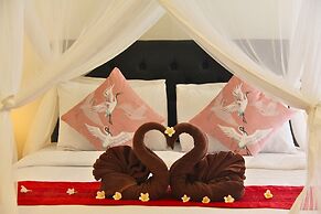 Villa Pastiny Santy Sidemen