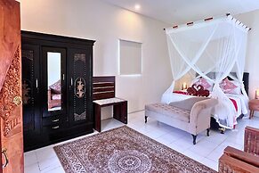 Villa Pastiny Santy Sidemen