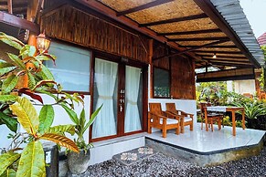 Villa Pastiny Santy Sidemen