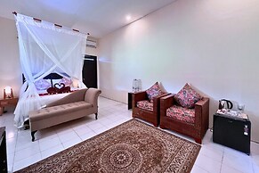 Villa Pastiny Santy Sidemen