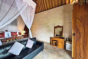 Villa Pastiny Santy Sidemen