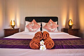 Villa Pastiny Santy Sidemen