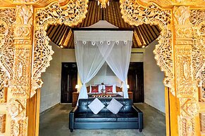 Villa Pastiny Santy Sidemen