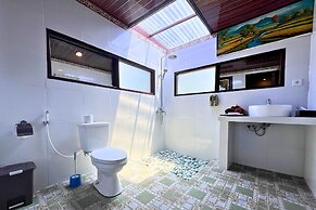 Villa Pastiny Santy Sidemen