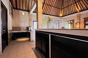 Villa Pastiny Santy Sidemen