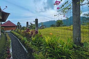 Villa Pastiny Santy Sidemen