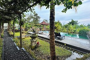 Villa Pastiny Santy Sidemen