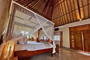 Villa Pastiny Santy Sidemen