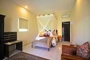 Villa Pastiny Santy Sidemen