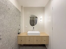 Amber Studios & Suites by halu