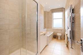 The Hampstead Getaway - Charming 5bdr Home With Conservatory