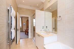 The Hampstead Getaway - Charming 5bdr Home With Conservatory