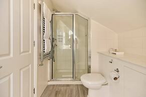 The Hampstead Getaway - Charming 5bdr Home With Conservatory