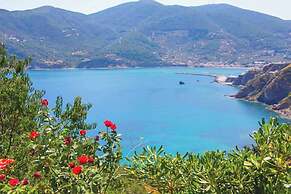 Villa Elena Glysteri