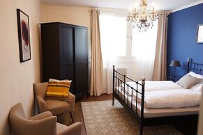 YoHome - Stylish New City Apartment