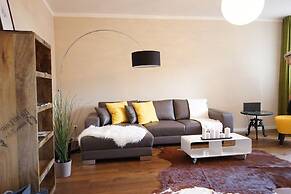 YoHome - Stylish New City Apartment