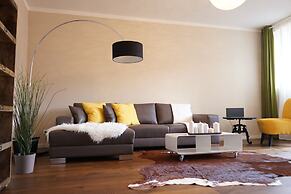 YoHome - Stylish New City Apartment