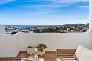 Apartment With Roof Terrace and Pool - Ref 129