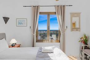 Apartment With Roof Terrace and Pool - Ref 129