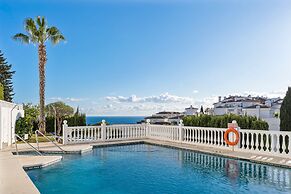 Apartment With Roof Terrace and Pool - Ref 129