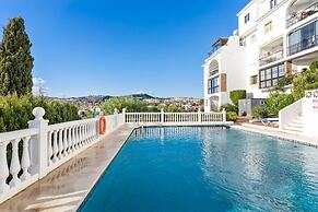 Apartment With Roof Terrace and Pool - Ref 129