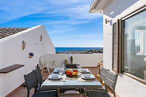 Apartment With Roof Terrace and Pool - Ref 129