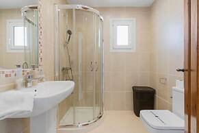 Apartment With Roof Terrace and Pool - Ref 129