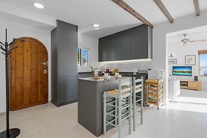 Apartment With Roof Terrace and Pool - Ref 129