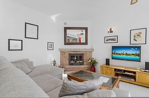 Apartment With Roof Terrace and Pool - Ref 129