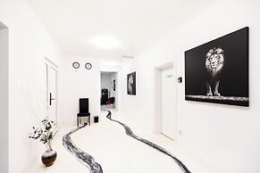 Bucharest Studios Tokyo Apart