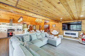 Wraparound Deck & Grill: Wrightwood Cabin Near PCT