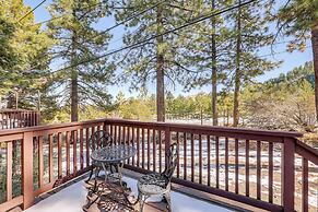 Wraparound Deck & Grill: Wrightwood Cabin Near PCT
