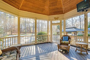 5 Mi to Falls Lake: Family Home in Raleigh